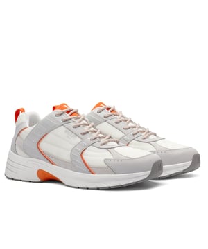 The men's ‘Holloway’ trainers from MALLET are the lightest silhouette in the brands range. This New Season sporty style takes inspiration from one of London’s most famous skyscrapers ‘The Gurkin’. Crafted from ballistic underlay with molded quarter overlay and a comfy blown EVA rubber sole. The padded tongue and ankle tab ensures added comfort. The lace up upper ensures the perfect fit. Signature MALLET branding adds detail throughout.