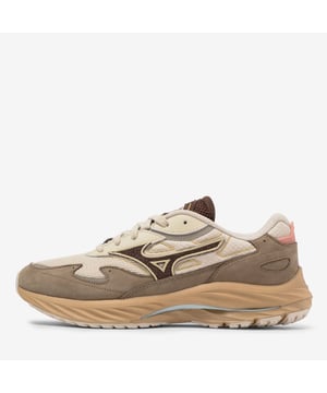Mizuno Wave Rider Beta Trainers in brown.- Textile  leather and synthetic upper.- Lace fastening.- Lightly padded ankle and tongue.- Mizuno Wave: Inspired by nature  Wave is a unique midsole technology that provides both cushioning and stability.- Gore-Tex® waterproof membrane.- X10 Carbon Rubber Outsole.- Ref.: D1GA250903