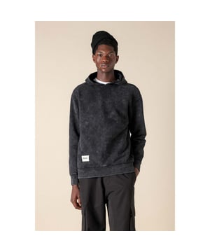 Mens Mizuno Sportstyle Hoodie in black.- Hoodie with wide hood.- Ribbed cuffs and hem.- Screen print on the back.- Embroidered Mizuno runbird logo on back left shoulder.- Woven label with branding on the front.- Organic heavy cotton brushed back fabric.- Ref: D2ECB50208