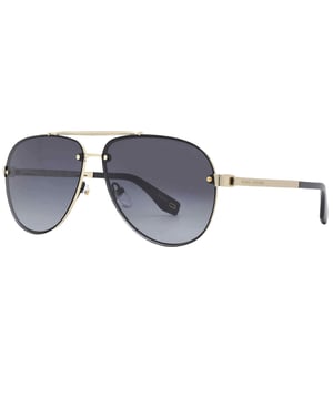 De zonnebril biedt 100% bescherming tegen UVA- en UVB-zonlicht en voldoet aan de Britse norm EN 1836:2005. Perfect voor zomerweer, deze zonnebril is zowel stijlvol als praktisch. Marc Jacobs Gold 317 02F7 00 zonnebril, lensbreedte = 61 mm, neusbrugbreedte = 13 mm, armlengte = 145 mm, Made in China zonnebril, zonnebrildoos, schoonmaakdoekje en verzorging Alle instructies inbegrepen, 100% bescherming tegen UVA- en UVB-zonlicht en conform de Britse norm EN 1836:2005 Stijlcode: 317 02F7 00 Gouden zonnebril