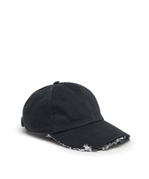 ‘C-OBIK’ baseball cap from Diesel. Made of cotton  this item features an adjustable strap at the back  red logo patch and blue frayed denim at the visor.