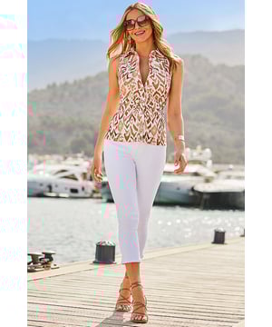 The jeans of the season Ever-chic (and so on-trend) capri cut Made from our signature soft stretch denim Effortlessly chic with a striped top Throw a blazer on top for extra style pointsAccessorise with mules, courts or espadrille wedges Inside leg to fit: Short 29" | Regular 31" | Long 33"