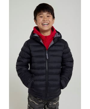 The Seasons Kids Padded Jacket keeps your child warm and protected, when getting caught in light showers. Lightweight microfiber padding for better insulation and with a water-resistant outer - it's great for winter outdoor fun. (Ref: 053103)
