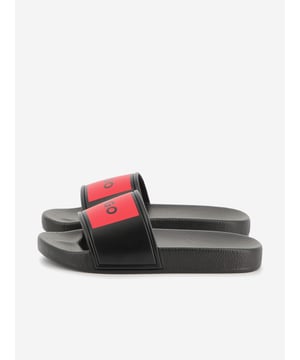 Introducing the Boys Logo Badge Sliders in Black by Hugo, a quintessential addition to any fashion-forward SS2025 wardrobe. Crafted for style and comfort, these sliders are sure to elevate your little one's ensemble with effortless elegance.

Sleek Design: Hugo's iconic logo embellishment adds a touch of sophistication.
Premium Comfort: Constructed with luxurious materials for all-day ease.
Versatile: Perfect for both casual outings and stylish gatherings.

Enhance your boy's fashion repertoire with the Hugo Boys Logo Badge Sliders in Black. Order today!