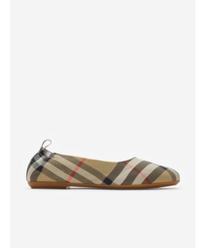 Introducing the exquisite Girls Chaterley Check Ballerinas in Beige, a quintessential addition to any young lady's wardrobe for SS2025. Elegantly designed by Burberry Kids, these ballerinas blend timeless style with modern charm. Key features include:

Classic Burberry Check: Iconic design that radiates sophistication.
Crafted in Italy: Superior quality with meticulous craftsmanship.
Comfort Fit: Soft lining and a cushioned footbed for all-day wear.
Versatile Beige Hue: Complements both casual and formal attire.

Elevate her style with the Chaterley Check Ballerinas. Perfect for every occasion!