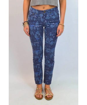 Slim Skinny Jeans in Aztec print, Great Quality Thick Cotton with Spandex for extra comfort
Sizing is very small for size - we suggest you order one size up
Inside Leg Length:30".