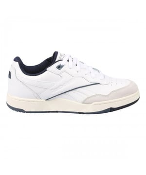 Obermaterial: Leder. Marke: Reebok. Futterstoff: Stoff. Mittelsohle: EVA (Ethyl-Vinylacetat). Laufsohle: Cupsohle, Gummi. Ösen: 5. TPU Ösen. Absatz: Flach. niedrig geschnitten. Design: Logo, Seitenstreifen. Zehenstil: Rund. Zum Schnüren.