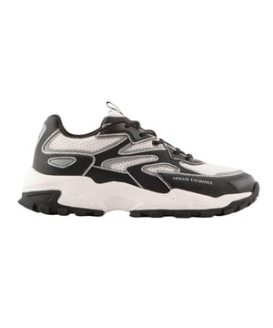 Marke: Armani Exchange. Obermaterial: Netzmaterial. Laufsohle: PU (Polyurethan), Synthetischer Stoff. Ösen: 6. Marken Schuhzunge, Gepolsterter Schaftrand, Gepolsterte Zunge, Weicher Besatz. Absatz: Grob flach. Niedrig geschnitten. Design: Logo, Unifarben. Zehenstil: Rund. Zum Schnüren.