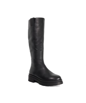 Meet Tiger, our bold knee-high boot designed to everyday wear. Available in smooth leather and in supple suede, this versatile boot is grounded on a rugged cleated sole and finished with an inside zip and side pull tab for ease and edge.