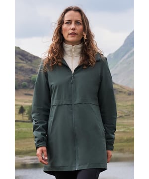 Rain or shine, you can enjoy the great outdoors in our Hilltop II Jacket. Fully waterproof with taped seams, this jacket will keep you dry in light to moderate rain conditions. It has adjustable features, an improved fit and side pockets for convenient storage. With a stylish cross over back design, this jacket is perfect for outdoor strolls. (Ref: 053525)