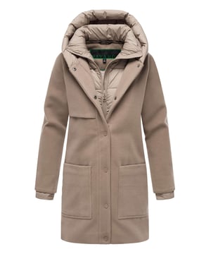 Der Flauschwunder Wintermantel von Navahoo vereint edles Design mit funktionalem Komfort. Kragen und Verschlussleiste sind fast vollständig gesteppt und gefüttert – ein seltenes Detail für extra Wärme und Eleganz. Kapuze und Kragen sind weich gefüttert, der Kragen zudem abnehmbar. Praktische Gehschlitze, seitliche Eingrifftaschen und zusätzliche Innentaschen sorgen für Bewegungsfreiheit und Stauraum. In 7 Farben und Größen S–3XL erhältlich – ein stilvoller Begleiter für kalte Tage.
