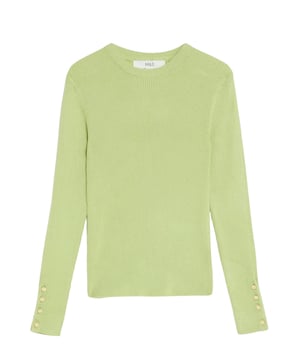 This ribbed round neck jumper is perfect for everyday wear, combining comfort and style effortlessly. The soft knit offers a cozy fit, while the button detail on the sleeves adds a stylish, statement touch.

24" Shoulder to Hem.