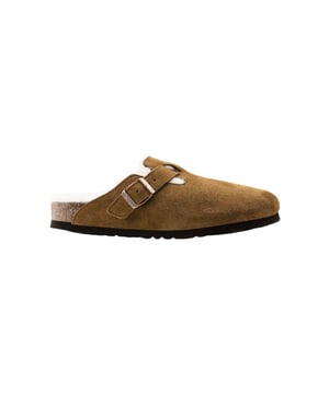 Topper uit onze Damesschoenen Sale categorie; dit stijlvolle item van het merk 
Birkenstock. Ben er snel bij want op=op!
Boston