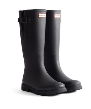 Hier präsentieren wir den vollständig wasserdichten Herren Downpour Field Adjustable Tall Boot. Mit einem eleganten Oberschuhdesign und einer leichten, nachgebildeten Laufsohle wurde das einzigartige Profil von natürlichen Formen in Landschaften inspiriert.
