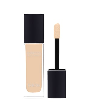Entdecken Sie die Kraft des Dior Forever Skin Correct Concealers, eines revolutionären All-in-One-Produkts, das 24 Stunden lang für makellose Haut sorgt. Diese innovative Formel verdeckt nicht nur dunkle Augenringe, Rötungen und Unreinheiten, sondern hebt auch die natürliche Schönheit Ihrer Haut hervor. Mit aufbaubarer Deckkraft ermöglicht es Ihnen, mühelos alles von einer leichten Auffrischung bis hin zu vollständiger Abdeckung zu erreichen. Angereichert mit Wildstiefmütterchenextrakt hydratisiert und glättet es Ihre Haut und sorgt den ganzen Tag über für einen erfrischten und strahlenden Teint. Perfekt für Frauen, die einen zuverlässigen und effektiven Concealer suchen.