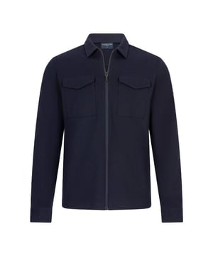 
- Cavallaro is een Italiaans kledingmerk dat in 1948 werd opgericht door Giuseppe Cavallaro. Het merk staat bekend om zijn Italiaanse stijl en vakmanschap. De kleding van Cavallaro is gemaakt van hoogwaardige materialen, zoals wol, katoen en leer. Het merk biedt een breed scala aan items aan, waaronder overhemden, poloshirts, truien, broeken, jassen en accessoires. De ontwerpen van Cavallaro zijn vaak geïnspireerd door de Italiaanse mode uit de jaren 50, 60 en 70. Het merk gebruikt klassieke stijlelementen, zoals strakke lijnen, nette pasvormen en elegante kleuren, om een tijdloze en stijlvolle uitstraling te creëren. Cavallaro is een populair merk onder modebewuste individuen die op zoek zijn naar kleding die zowel stijlvol als comfortabel is.