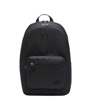 
100% Polyester. Hoogte: 43cm. Breedte: 30.5cm. Diepte: 15cm. Zakken: 2 voorzakken, rits, zijzak, 1 zijzak, gaaszak. Vakken: 1 hoofdvak, met rits. 15" Laptophoes, Handgreep, Gewatteerde Verstelbare Schouderriemen. Sluiting: Gesp, tweewegritssluiting. Ontwerp: Geborduurd, Effen, Swoosh. Stoftechnologie: Waterdicht.