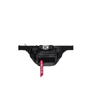 Die Tactical Waist Bag von Alpha Industries ist aus robustem Polyester gefertigt und bietet Langlebigkeit. Das orangene Innenfutter erleichtert das Finden von Gegenständen. Vier Reißverschlusstaschen bieten Platz für Smartphone, Schlüssel und Geldbörse, während eine Mold System Tasche zusätzliche Organisation ermöglicht. Der verstellbare Gurt mit Plastikclip sorgt für Komfort. Ein gewebtes Alpha Label und ein RBF Tag betonen die hochwertige Verarbeitung und den markanten Stil der Tasche.