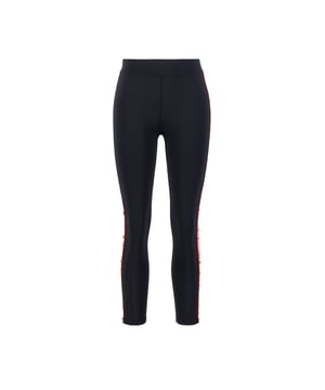 Die RBF Tape Leggings sind die perfekte Wahl für das Workout oder einfach zum Entspannen. Hergestellt aus einem bequemen Material, das sowohl dehnbar als auch atmungsaktiv ist, bieten diese Leggings eine schmale Passform und verfügen über das Alpha Industries-Logo, das auf dem linken Bein aufgedruckt ist.