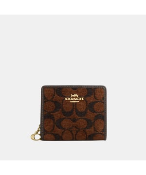 Snap Wallet in Signature Chenille, Three credit card slots
ID window
Full-length bill compartment, Outside zip coin pocket,  Length: 10.50 cm,  Width: 3.00 cm,  Height: 9.00 cm