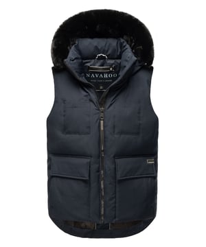 Die Damen-Winterweste Zimthäschen von Navahoo kombiniert modisches Design mit funktionalen Details. Ein weich gefütterter, hochstehender Kragen sowie eine große, abnehmbare Kapuze mit Kunstfellkragen schützen zuverlässig vor Wind und Kälte. Die weiche Wattierung sorgt für hohen Tragekomfort, während praktische Taschen zusätzlichen Stauraum bieten. Erhältlich in 5 Farben und Größen S–XXL.