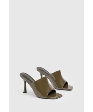 We'll make sure your shoes keep you one stylish step ahead of the crowdWhether you're keeping it simple in sliders, living the high life in heels or joining the fash pack in flatforms, you'll be heading to shoe heaven with our fashion-forward footwear collection. Boots are your day-to-night bestfriend, giving a floral dress&nbsp;that tough twist - add a biker jacket for even more attitude. Find your summer feet in jelly sandals and enjoy balmy nights in block heels.