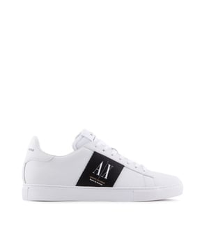 Mens Trainers in white.