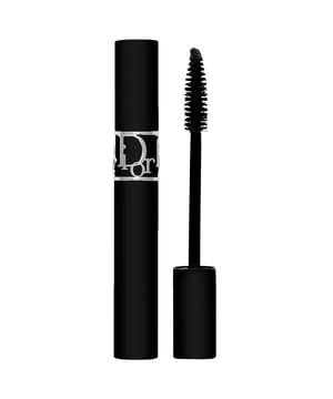 Erleben Sie das ultimative Wimpern-Luxus mit der Dior Diorshow 24h Buildable Volume Mascara. Diese innovative Formel bietet nicht nur intensives Volumen und Definition, sondern nährt Ihre Wimpern auch mit Kornblumenextrakt. Entwickelt, um bis zu 24 Stunden zu halten, betont diese Wimperntusche Ihre natürliche Schönheit und verleiht Ihnen kräftige, schöne Wimpern, die auffallen. Perfekt für jeden Anlass ist sie ein Muss in Ihrer Make-up-Kollektion.