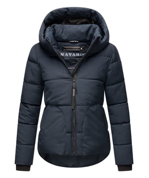 Die Damen Winterjacke Lachperle von Navahoo überzeugt im angesagten Puffer-Style mit großen Steppungen und moderner Silhouette. Reichhaltige Fütterung, hoher Kragen und große Kapuze bieten optimalen Schutz an kalten Tagen. Versteckte Reißverschlusstaschen mit Fleecefutter sowie praktische Innentaschen machen sie zum funktionalen Begleiter. Erhältlich in 7 Farben und Größen XS–XXL.
