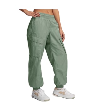 100% Polyester. Stof: Geweven. Ontwerp: Logo, eenvoudig. Bevestiging: Pull-On. Stoftechnologie: Ademend, Duurzaam, Vochtafvoerend, Waterafstotend. Zakken: 2 zijzakken, 2 cargo zakken, klepsluiting. Taille: Mid Rise. Geschikt: Regelmatig.