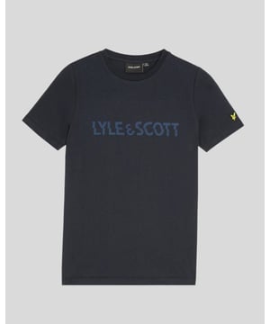 Dit T-shirt met print is gemaakt om mee te spelen en dagelijks te dragen en brengt frisse energie in de garderobe van kinderen met zijn levendige ontwerp. - Zacht katoen voor comfort de hele dag - Normale pasvorm voor gemakkelijke beweging - Opvallende print voor een speelse look - Duurzame naden voor actieve kinderen