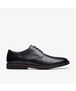 Primed for versatile styling, staple dress shoe Atticus LT Lace combines premium fabrics, tough comfort and a classic profile. Crafted from sleek leather with fine stitching and prepped with slimline breathable features, it’s perfectly poised for park adventures and seasonal socials alike.