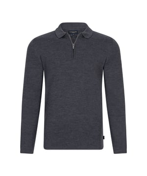 
- Cavallaro is een Italiaans kledingmerk dat in 1948 werd opgericht door Giuseppe Cavallaro. Het merk staat bekend om zijn Italiaanse stijl en vakmanschap. De kleding van Cavallaro is gemaakt van hoogwaardige materialen, zoals wol, katoen en leer. Het merk biedt een breed scala aan items aan, waaronder overhemden, poloshirts, truien, broeken, jassen en accessoires. De ontwerpen van Cavallaro zijn vaak geïnspireerd door de Italiaanse mode uit de jaren 50, 60 en 70. Het merk gebruikt klassieke stijlelementen, zoals strakke lijnen, nette pasvormen en elegante kleuren, om een tijdloze en stijlvolle uitstraling te creëren. Cavallaro is een populair merk onder modebewuste individuen die op zoek zijn naar kleding die zowel stijlvol als comfortabel is.