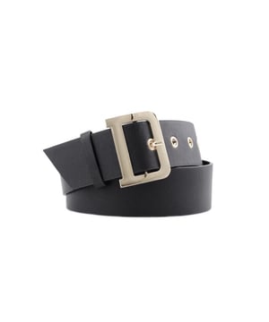 
Stijlvolle Zwarte Dikke Riem met Gouden Details – Perfect voor Elke Outfit

Upgrade je look met deze zwarte brede riem, afgewerkt met luxueuze gouden accessoires. Deze statement riem is gemaakt van hoogwaardig materiaal en biedt zowel stijl als functionaliteit. Ideaal om je taille te accentueren en je outfit een chique en trendy uitstraling te geven.

Kenmerken:
 105X4.8CM
 Brede zwarte riem – Perfect voor jurken, blazers en broeken
 Gouden gesp en details – Een elegante en luxe touch
 Trendy en veelzijdig – Geschikt voor casual en feestelijke outfits
 Hoogwaardige afwerking – Duurzaam en comfortabel om te dragen

Combineer deze fashion must-have met een oversized blazer, een elegante jurk of een high-waisted broek en creëer moeiteloos een stijlvolle look. Shop nu en geef je outfit een modieuze upgrade!
