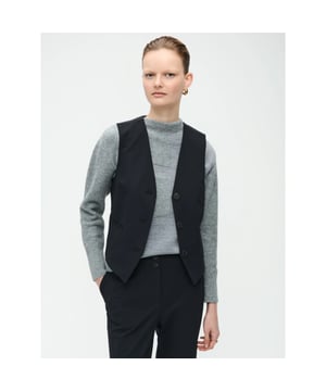 
Gilet uit de collectie van Jane Lushka collectie. Combineer met een blouse of trui uit de collectie van Jane Lushka.

  
 * zachte kwaliteit 
 * Duurzaam 
 * mouwloos 
 * 73%Poliamide+27%Elastan 
 * Made in Europe