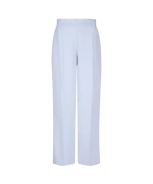 
Kies voor onze Fabri broek in Crystal Blue. Deze comfortabele wide-leg broek is gemaakt van gerecycled polyester. De tailleband heeft elastiek aan de zijkanten voor extra comfort. Combineer hem met de Dece top voor een opvallende outfit.
• Verfijnde stretch twill broek met wijde pijpen
• Elastische taille aan de zijkanten
• Decoratieve rits
• Steekzakken
• Onderdeel van een set
• Gecertificeerd gerecycled materiaal
Material	92% recycled polyester, 8% elastaan
