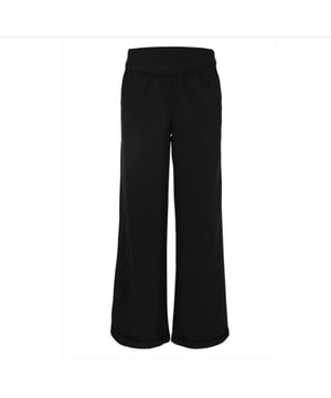 
ZIZO HARPER PANTS BLACK 
90% POLYAMIDE, 10% ELASTAAN 
BROEK 
ELASTISCHE TAILLEBAND 
RUFFLE LANGS DE BAND 
STEEKZAKKEN 
FAKE PASPELLZAKJES ACHTER 
RECHTVALLENDE BROEKSPIJPEN 
ZWART 
VALT NORMAAL OP MAAT 
PRODUCTCODE: HARPER BLACK