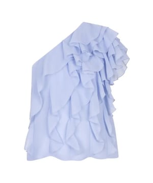 
De Raiko top in Cloud Blue heeft een vrouwelijke uitstraling met een eigentijdse twist. De top heeft een asymmetrische pasvorm met fijne ruches, en één open schouder die het ontwerp een lichte twist geeft. Gemaakt van 100% gecertificeerd gerecycled polyester. Draag met de Nuit broek met glinsterende details voor een zachte, feestelijke look.
• Romantische one-shoulder top met volant
• Gelaagd semi-sheer chiffon
• Gecertificeerd gerecycled polyester