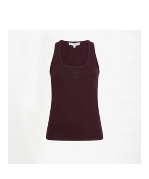 
Je kunt nooit genoeg fijne tanktops hebben, zoals onze Zora top in Mulberry Red. Deze stijl is gemaakt van een zachte jerseyblend van katoen, Ecovero en elastaan. De top voelt zacht aan en is afgewerkt met een ton-sur-ton monogramborduursel op de borst. Dankzij de flatterende halslijn draag je hem moeiteloos solo of als laagje onder een blazer of trui.
• Scoopneck top van rib met monogram
• Zachte geribde jersey
• Ton-sur-ton D6 monogramdetail op de borst
• Ideaal als basislaag of los te dragen
• Het model op de foto is 1,78 m lang en draagt onze maat 36
Material	46% viscose, 46% katoen, 8% elastaan