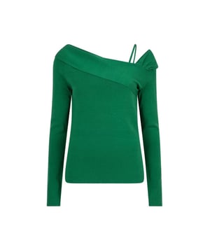 
Ga voor asymmetrie met onze Wave knit top in Radiant Green. Deze zachte knit is gemaakt van 80% viscose en heeft lange mouwen en een asymmetrische halslijn voor een vrouwelijke off-shoulder look. Combineer met de Tyler broek en je bent helemaal klaar voor de dag.
• Asymmetrische gebreide trui
• Off-shoulder design met één schouderband
• Aansluitende pasvorm
• Lange mouwen
• Zachte viscose mix
• Het model op de foto is 1,78 m lang en draagt maat 36