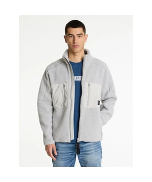 
<p>71120008 E81 Heren Jack Model PAXTON -- CHASIN&#39;</p>

<p>De Paxton is een regular fit jas, gemaakt van bonded sherpa met een ultra-soft touch. Voorzien van een 2-way ritssluiting, twee zijzakken en twee zipped chestpockets in contrast fabric.</p>

<p>Ons model is 187cm lang en draagt maat M</p>
