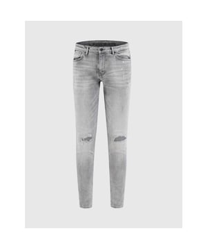 
 Deze Purewhite jeans voor heren is gemaakt van lichtgrijs, lichtgrijs gewassen denim met enzymen, 98% katoen en 2% elastaan. Met grote doe-het-zelf-patches op de knieën, vlekken van bleekmiddel en vervaagde snorharen op de heup. Met de kenmerkende Purewhite-details zoals de leren taillebandpatch, metalen merklabel op de voorzak en driehoekige stiksels op de achterzak.

Materiaal: 98% katoen, 2% elastaan 