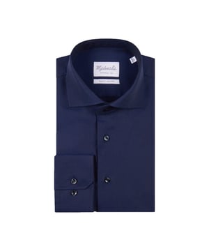 
<p>Donkerblauw overhemd met subtiele diagonale strepen van Michaelis in een fluweelzachte weving, luchtig en ademend. Geschikt voor zowel zakelijk als casual gebruik. Het overhemd heeft een getailleerde pasvorm en bestaat voor 100% uit katoen. Uiteraard is het shirt helemaal strijkvrij.</p>
<ul>
<li>Perfecte pasvorm</li>
<li>100% katoen</li>
<li>Strijkvrij</li>
</ul>
