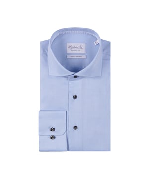 
<p>Lichtblauw overhemd met subtiele stippeltjes in de kraag van Michaelis in een fluweelzachte weving, luchtig en ademend. Geschikt voor zowel zakelijk als casual gebruik. Bevat mooi contrasterende donkere knopen. Het overhemd heeft een getailleerde pasvorm en bestaat voor 100% uit katoen. Uiteraard is het shirt helemaal strijkvrij.</p>
<ul>
<li>Perfecte pasvorm</li>
<li>100% katoen</li>
<li>Strijkvrij</li>
</ul>