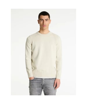 
<p>31110009 E11 - FINN WOOL -  Heren Trui  - CHASIN&#39;</p>

<p> </p>

<p>Productomschrijving</p>

<p>De Finn Wool is een regular fit crewneck trui met een elastische, geribde hals en manchetten. Voorzien van een CHASIN&#39;-Komma badge op de borst.</p>

<p>Ons model is 187cm lang en draagt maat M.</p>
