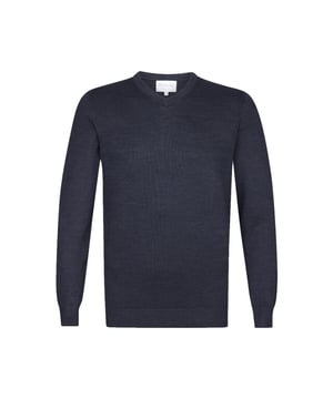 
<p>Deze marineblauwe trui met V-hals van Michaelis heeft lange mouwen en geribde boorden. De warme<span> </span>kleur geeft de trui een mooie uitstraling en maakt 'm zeer geschikt in combinatie met een licht overhemd en jeans eronder. De trui kan in de wasmachine op 30 graden gewassen worden. </p>
<p><span>Maat S  - 37/38 overhemd</span><br><span>Maat M - 39/40 overhemd </span><br><span>Maat L  - 40/41 overhemd</span><br><span>Maat XL - 42/43 overhemd<br>Maat XXL - 44/45 overhemd</span></p>
