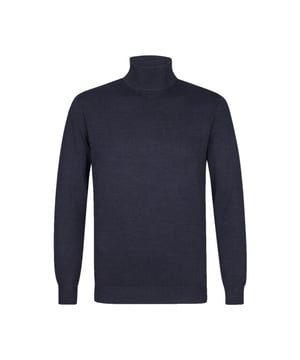 
<p>Deze navy coltrui met geribde boorden van Michaelis zit heerlijk comfortabel bij koud weer. De donkere<span> </span>kleur geeft de trui een mooie uitstraling en maakt 'm zeer geschikt in combinatie met een overhemd en jeans eronder. De trui kan in de wasmachine op 30 graden gewassen worden.</p>
<p><span>Maat S  - 37/38 overhemd</span><br><span>Maat M - 39/40 overhemd </span><br><span>Maat L  - 40/41 overhemd</span><br><span>Maat XL - 42/43 overhemd<br>Maat XXL - 44/45 overhemd</span></p>