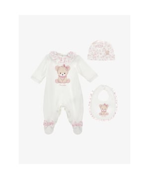 
De teddybeer onesie is een must-have in de garderobe van je kleintje. Gemakkelijk aan te trekken dankzij de knoopjes aan de voorkant. Perfect voor elke speciale gelegenheid, ideaal als cadeau voor kersverse ouders.
