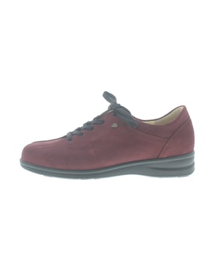 
Finn Comfort dames veterschoen, model Ariano uit de FinnSlim lijn. Voorzien van een flexibele loopzool met. Bordeau nubuck leer. Valt als een wijdte G. Geschikt voor de normale voet. Uitneembaar ecologisch en anatomisch gevormde voetbed. Finn Comfort inlegzolen zijn los verkrijgbaar.
Hakhoogte 40mm.
Hielheffing 18mm.