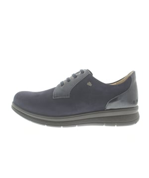 
Finn Comfort dames veterschoen, model Pessac uit de FinnPlus lijn, voor extra breedte en comfort. Voorblad is vrij van vervelende stiknaden. Voorzien van een licht verstijfde afwikkelzool, ideaal bij het verlichten van voorvoetklachten. Blauw nubuck met lakleer. Valt als een wijdte M, geschikt voor de brede tot zeer brede voet, uitneembaar ecologisch en anatomisch gevormde voetbed.
Hakhoogte 40mm.
Hielheffing 18mm.